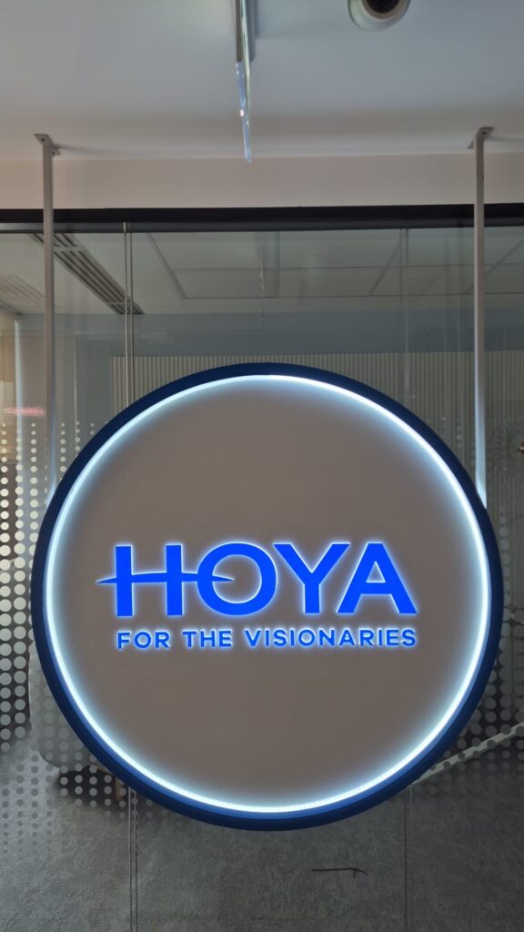 litere volumetrice luminoase branding hoya