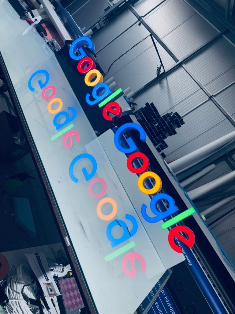 litere volumetrice luminoase google